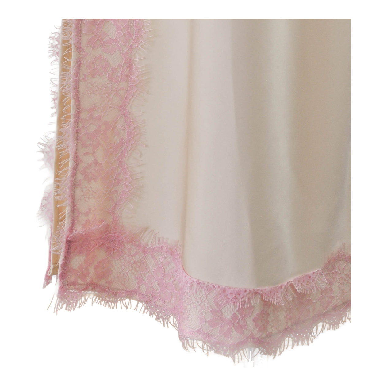Abito lungo elegante con ricami rosa