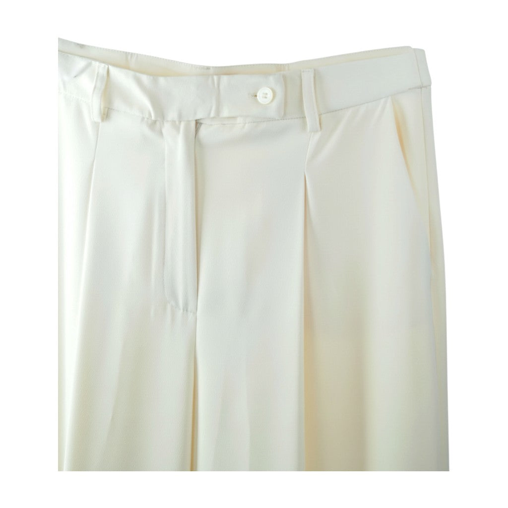 Pantalone largo con pences