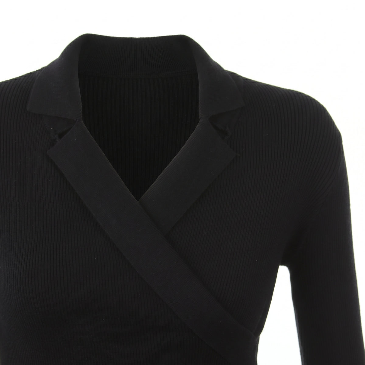 Maglia con costine e incrocio