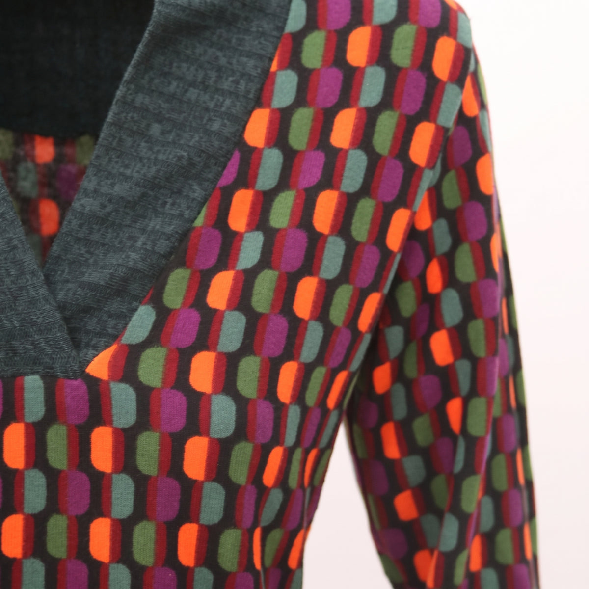Blusa con collo a cerchio