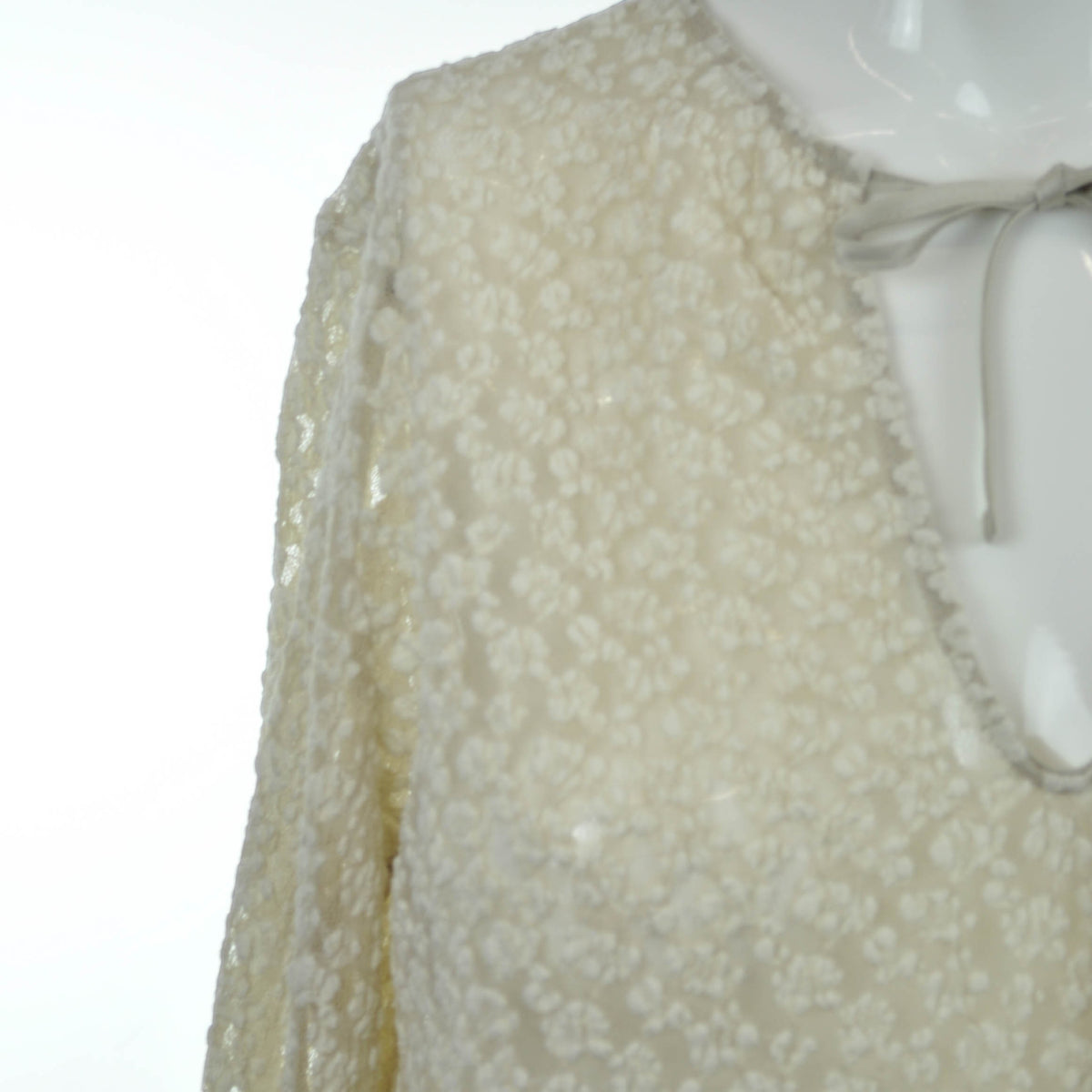 Blusa con scollatura a goccia con nastro