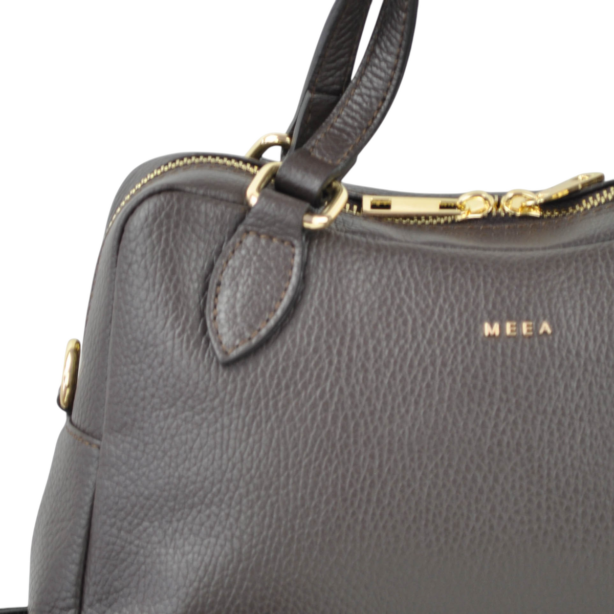 Bauletto Via di Peg Fashion Store, borsa a mano in pelle martellata marrone con dettagli in metallo dorato