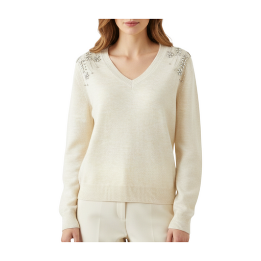 Maglia Peg Fashion Store color crema con scollo a V e dettagli ricamati gioiello sulle spalle