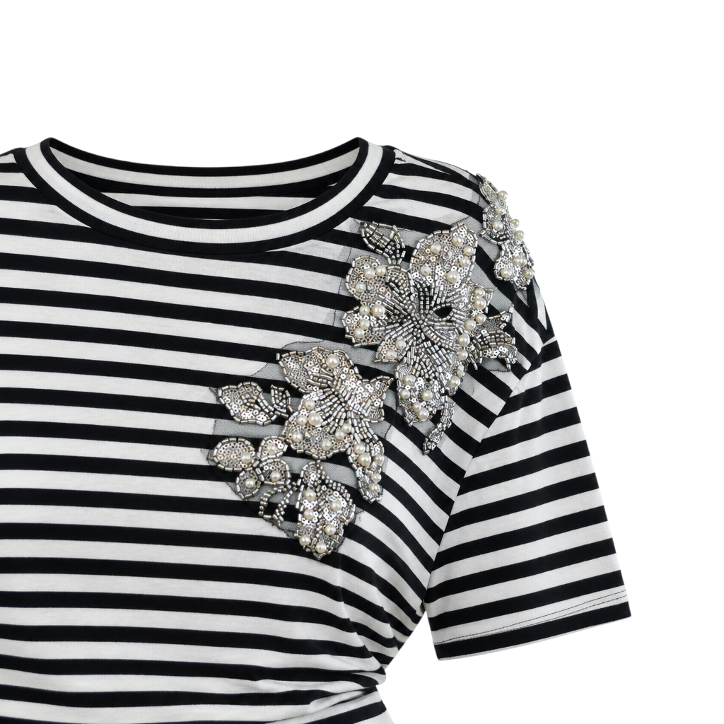 T-shirt a righe Peg Fashion Store con ricami floreali, perle e strass sulla spalla