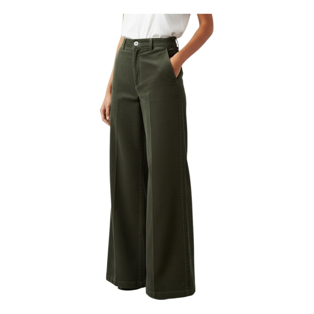 ELEGANT WIDE-LEG TROUSERS