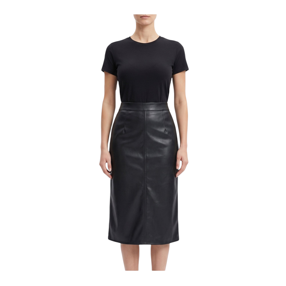 Gonna midi Aniye By Carly in pelle nera indossata con t-shirt nera, stile elegante e sartoriale da Peg Fashion Store