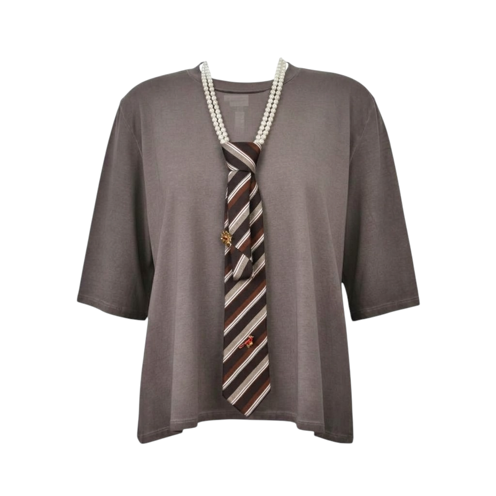 T-shirt con Cravatta e perle