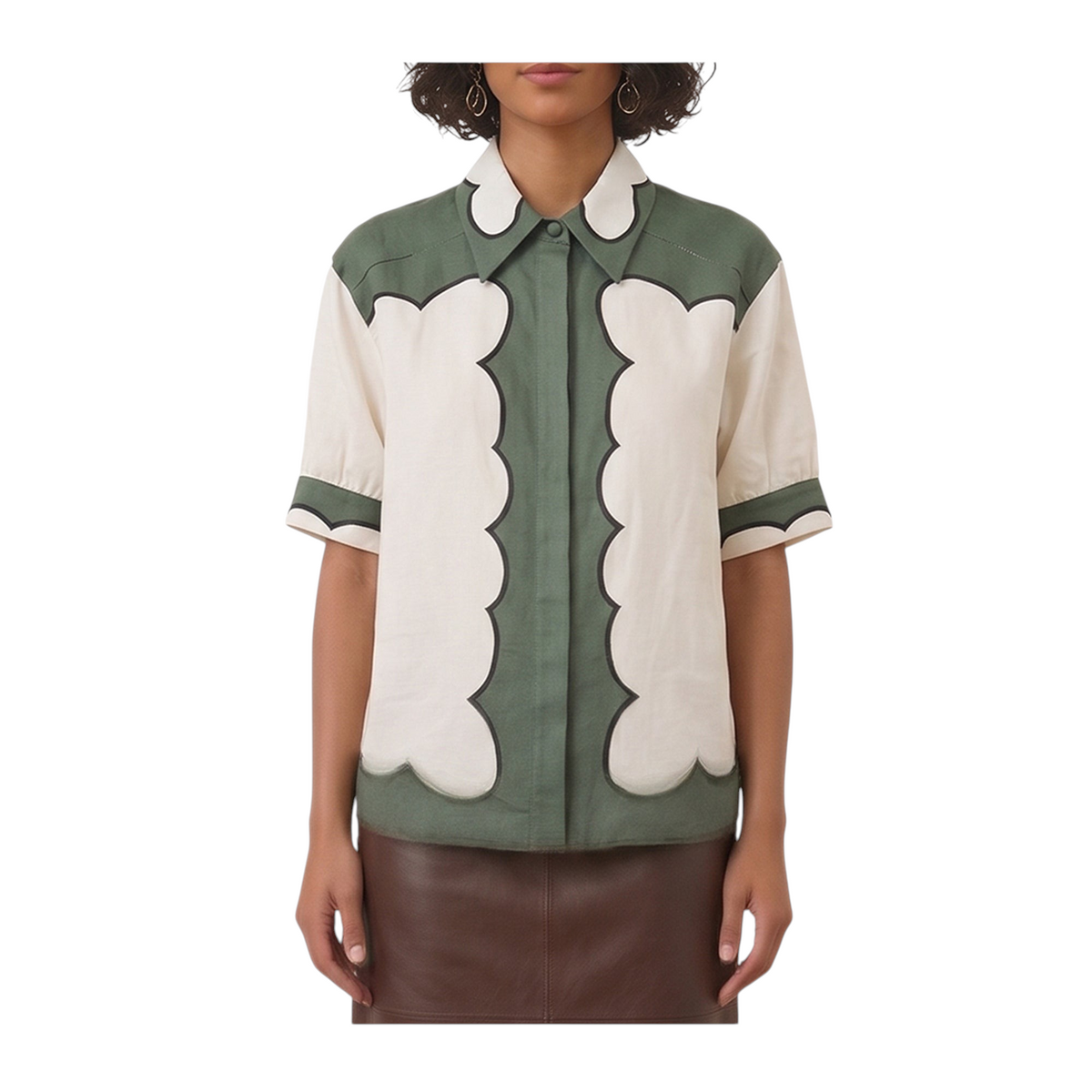 Camicia Peg Fashion Store in lino con motivo geometrico a contrasto verde e panna, colletto classico e maniche corte