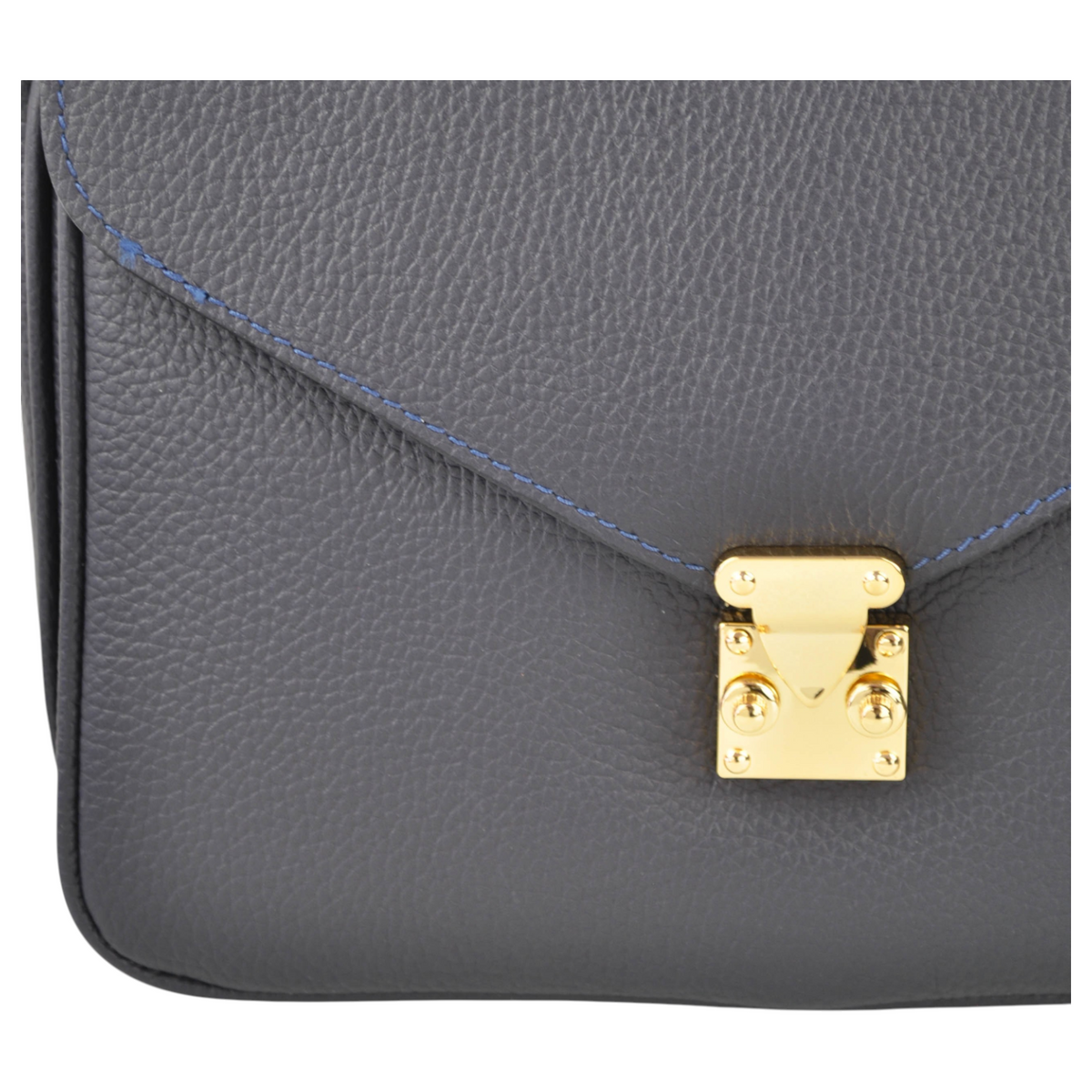 Borsa a tracolla FLAP SOLEYA di Peg Fashion Store in pelle blu scuro con chiusura a incastro dorata