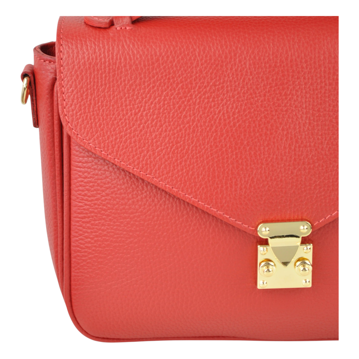 Borsa a tracolla FLAP SOLEYA di Peg Fashion Store in pelle rossa martellata con chiusura a scatto dorata