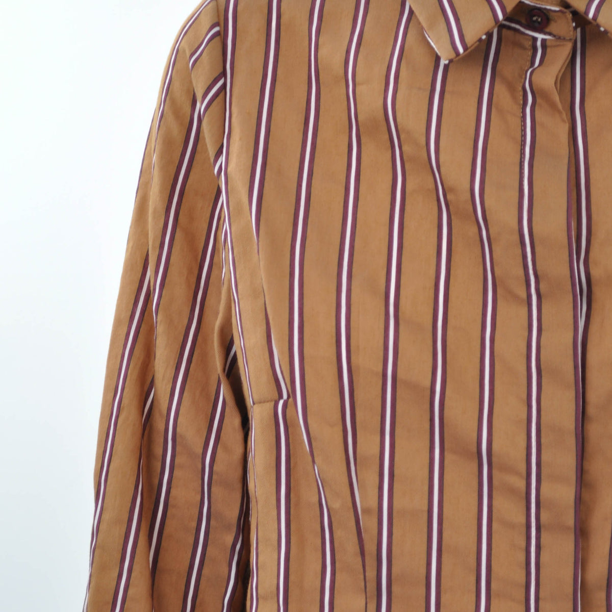 Camicia a righe Peg Fashion Store color marrone con strisce verticali bianche e bordeaux