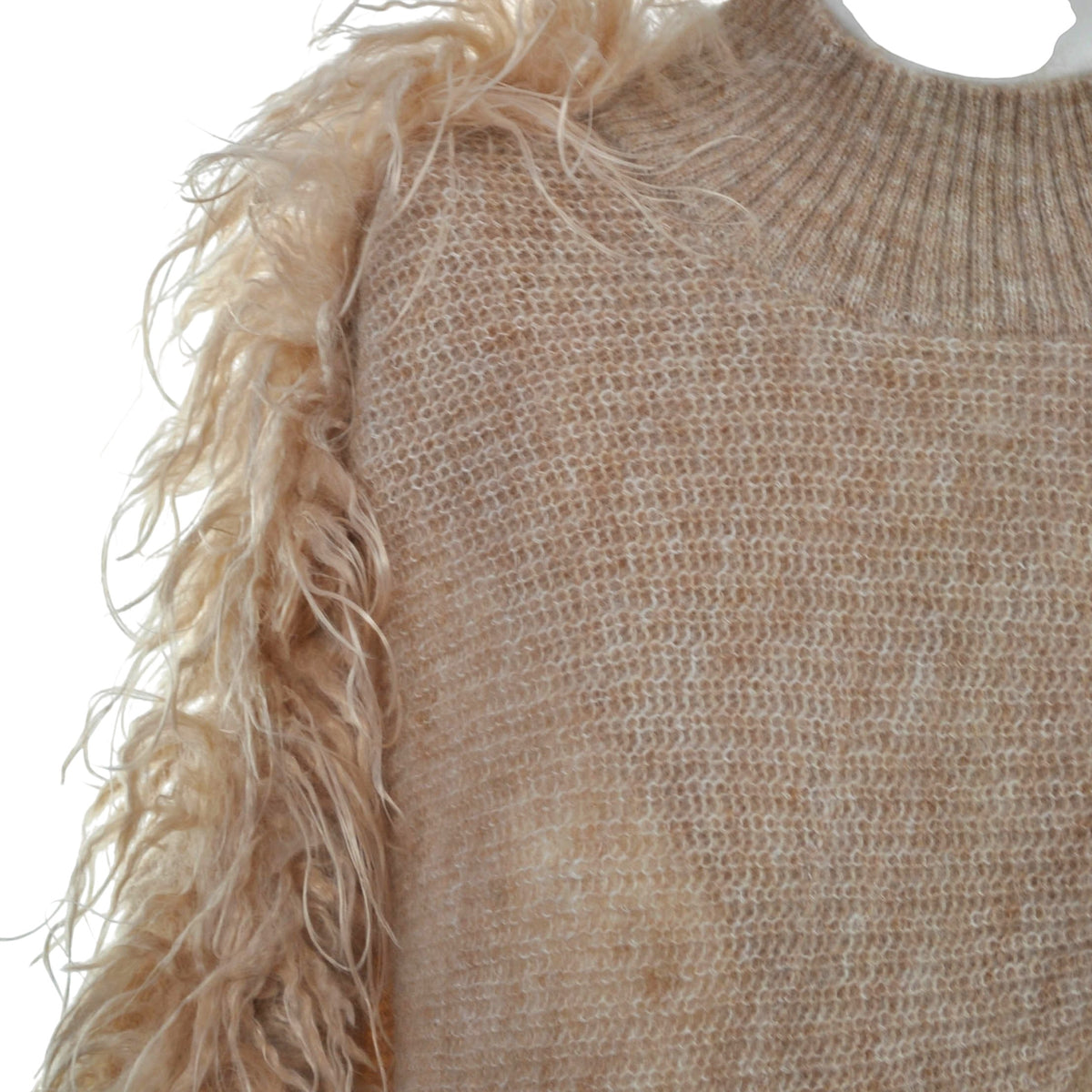 Maglia con spacco con piume