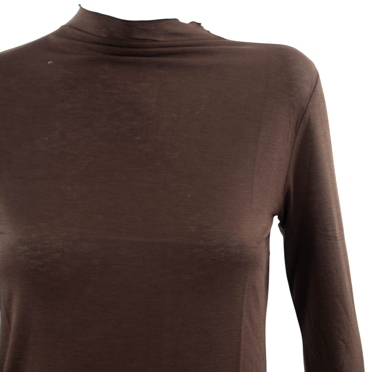 Maglia in cachemire marrone con scollo a cratere di Peg Fashion Store su manichino