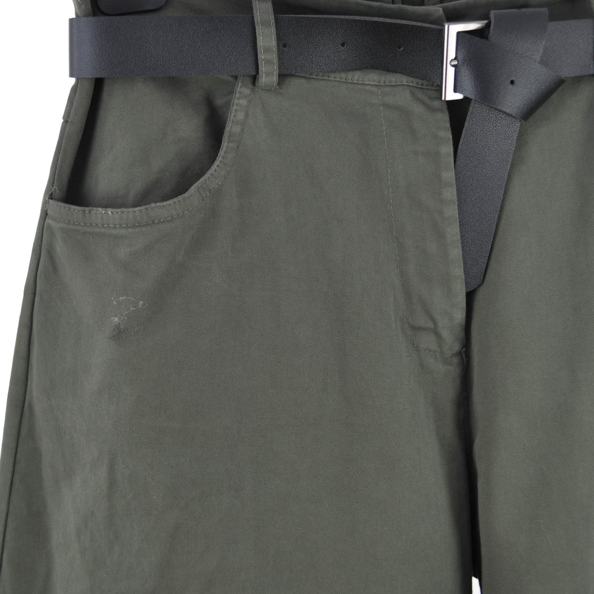 Pantalone cargo verde militare Peg Fashion Store con cintura nera in vita e tasche laterali