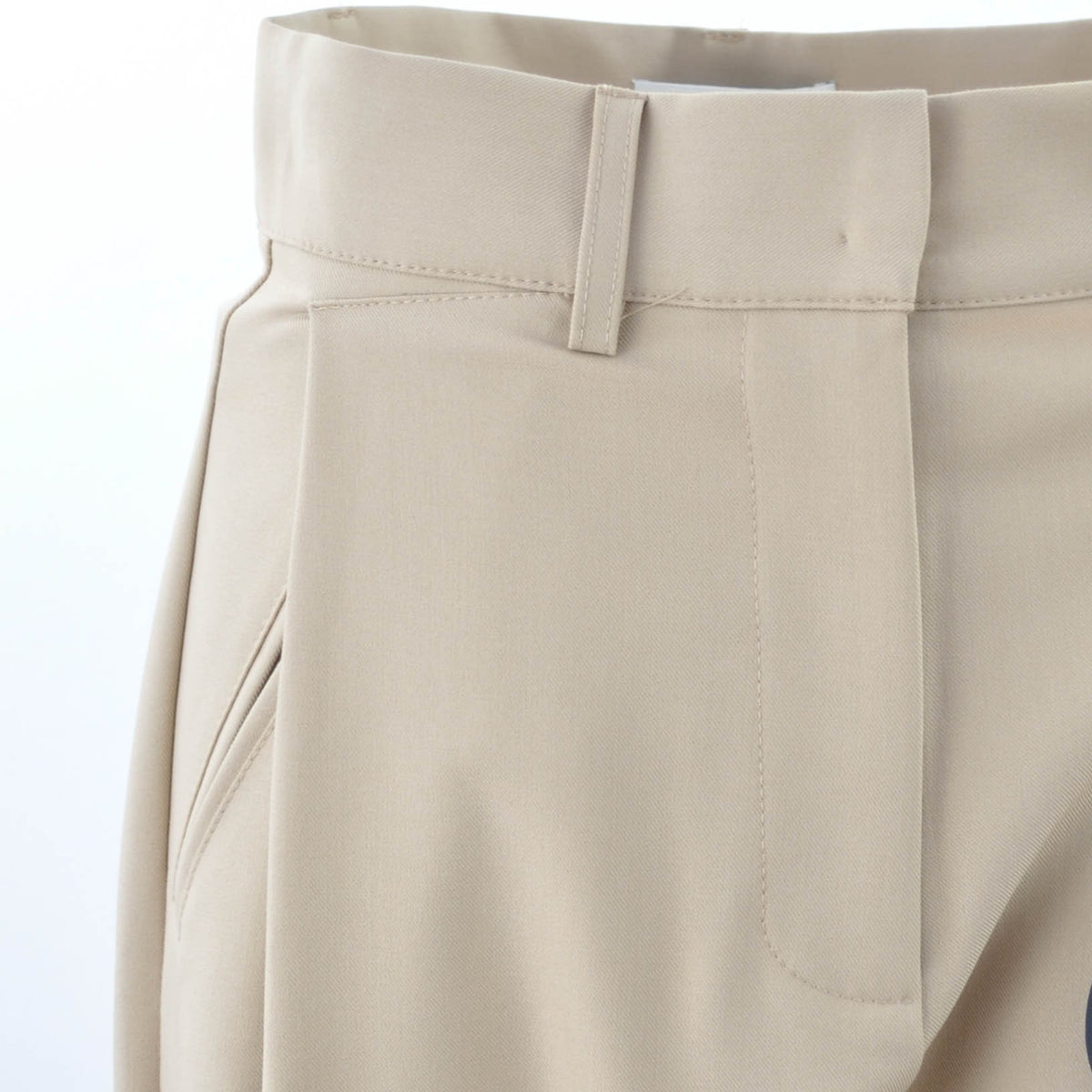 Pantalone Peg Fashion Store color sabbia con piegoni frontali e passanti per cintura